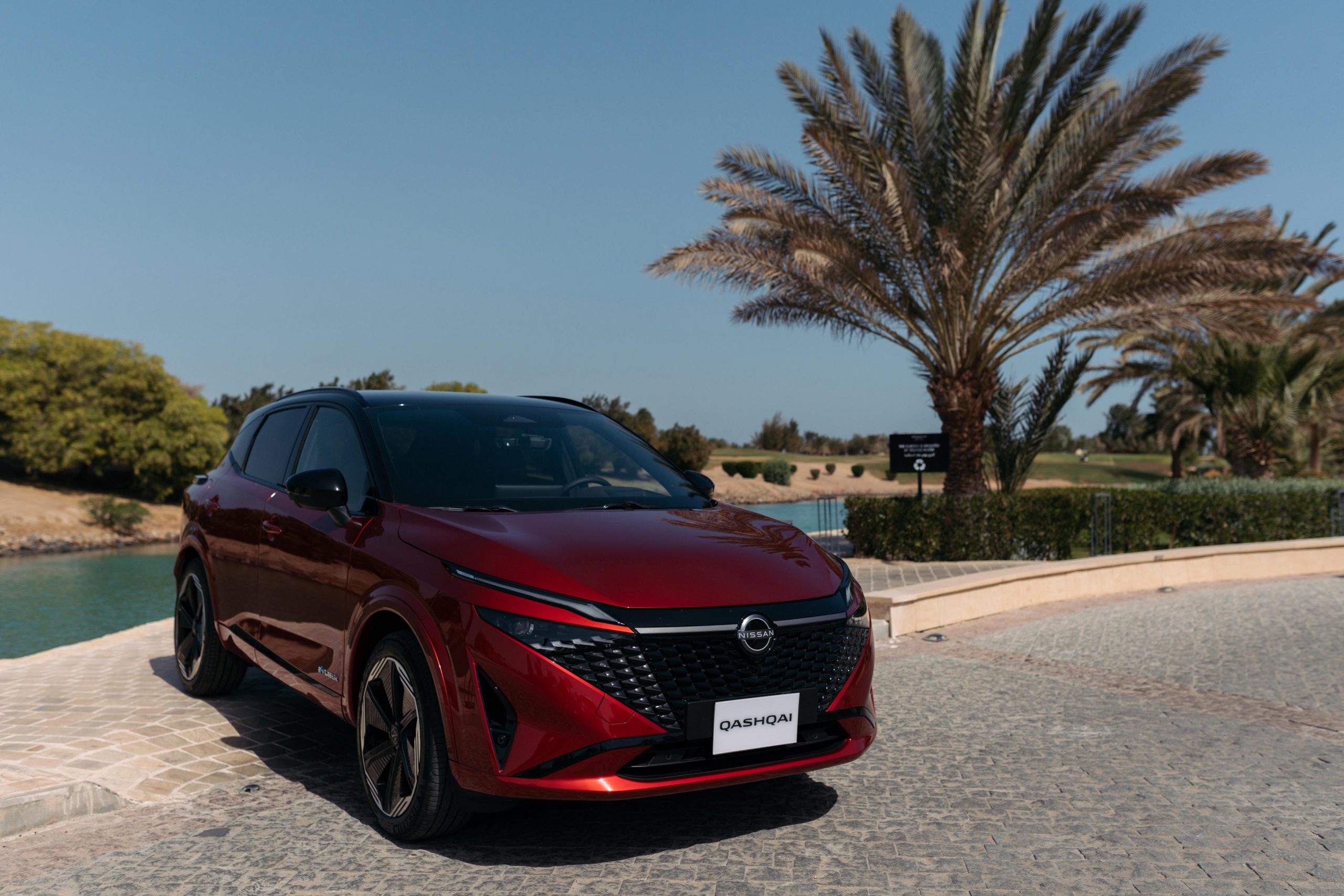 نيسان قاشقاي Qashqai على 